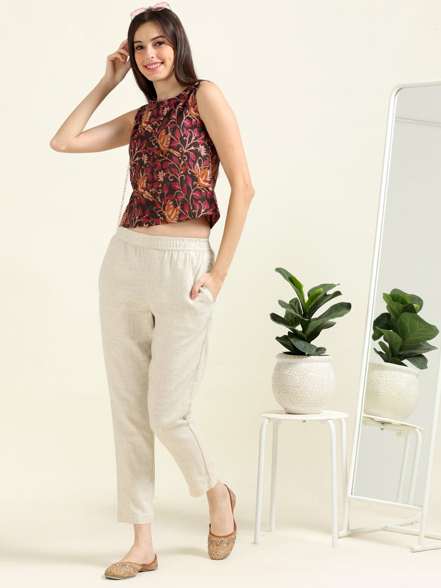 Black Chic Allure – Cotton Sleeveless Crop-Top (1KB-0-B17)