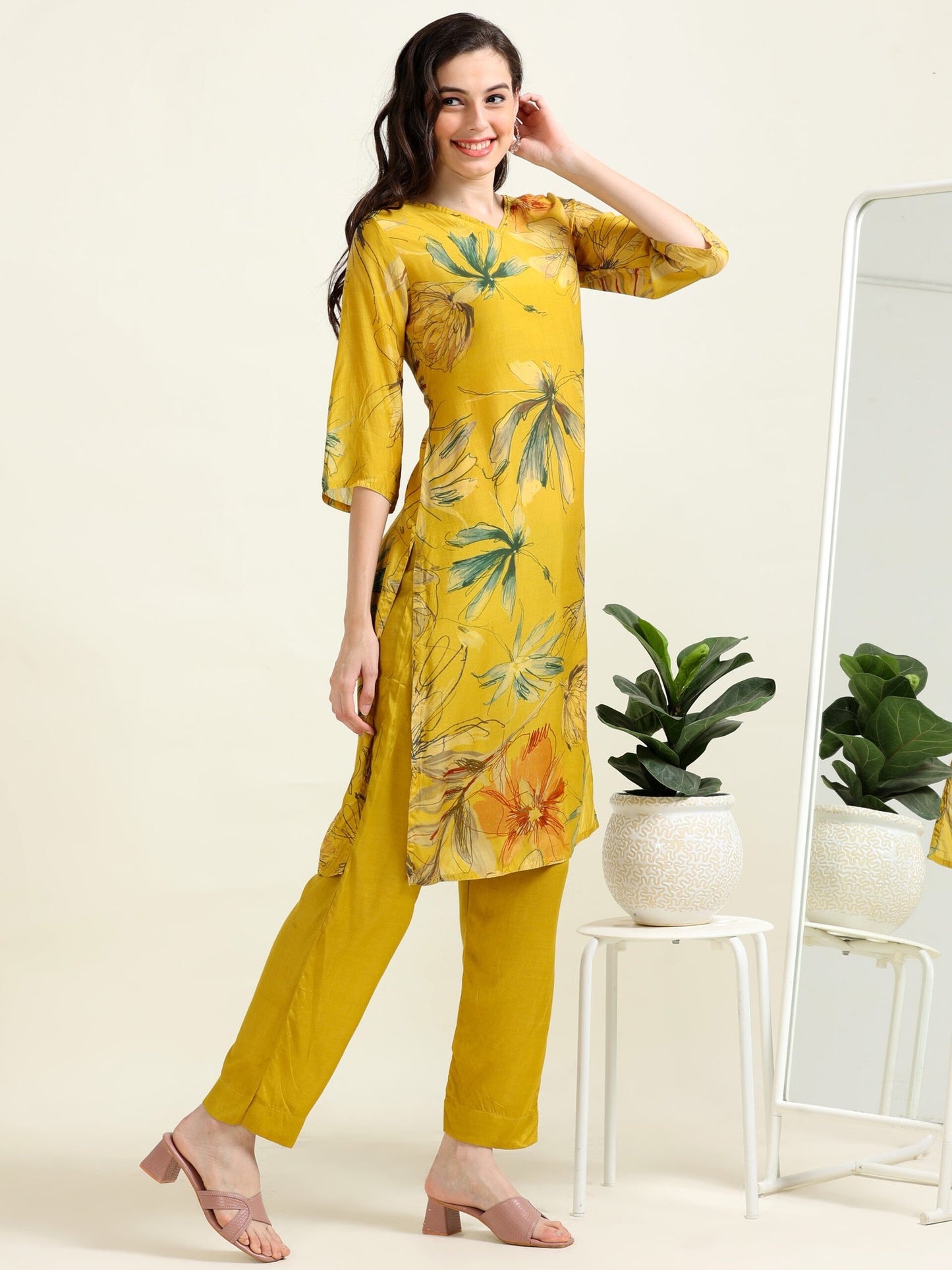 Yellow Digital Sunshine – Cotton-Viscose 2-Piece Set (1NH-4-B7)