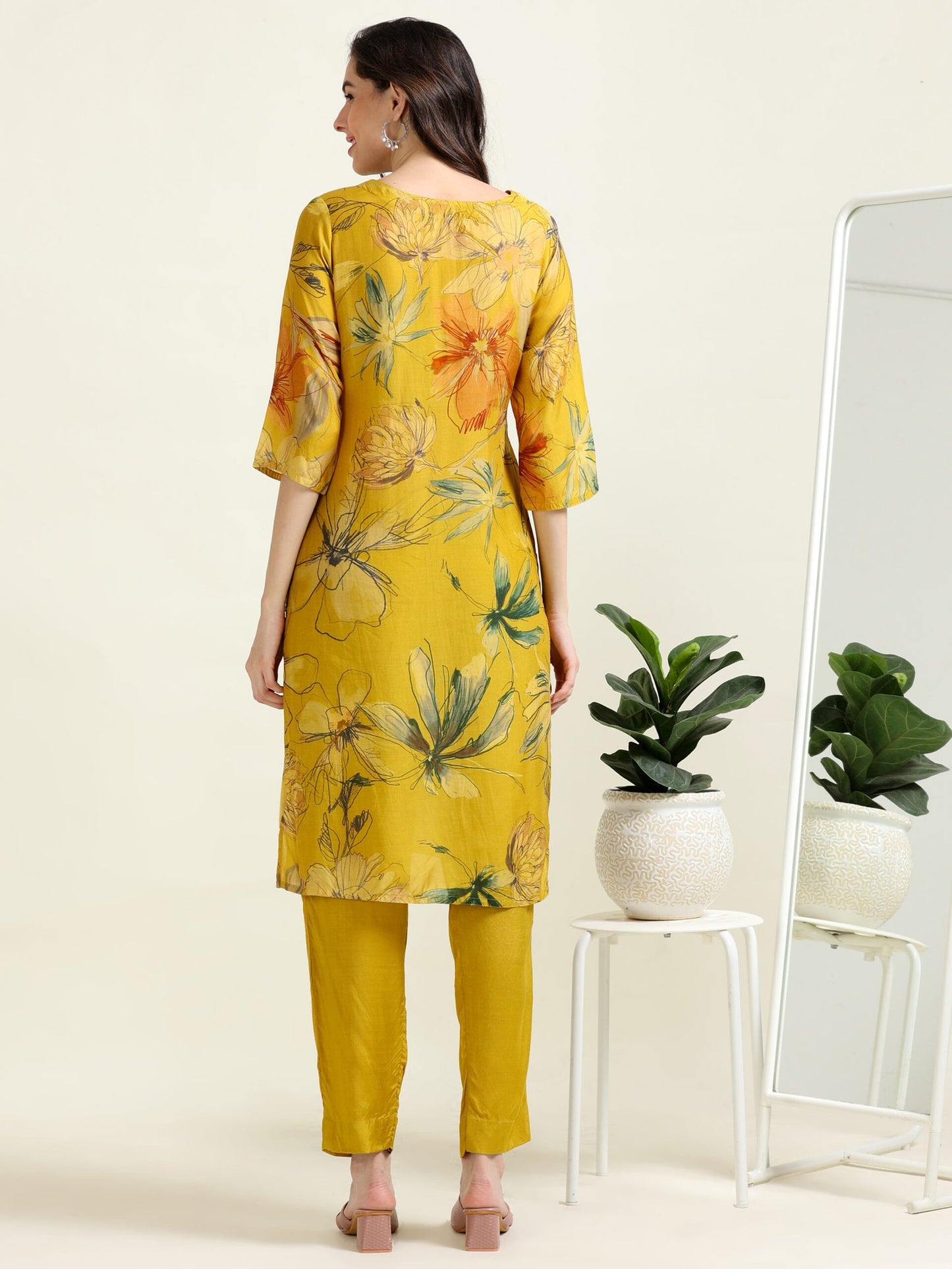 Yellow Digital Sunshine – Cotton-Viscose 2-Piece Set (1NH-4-B7)