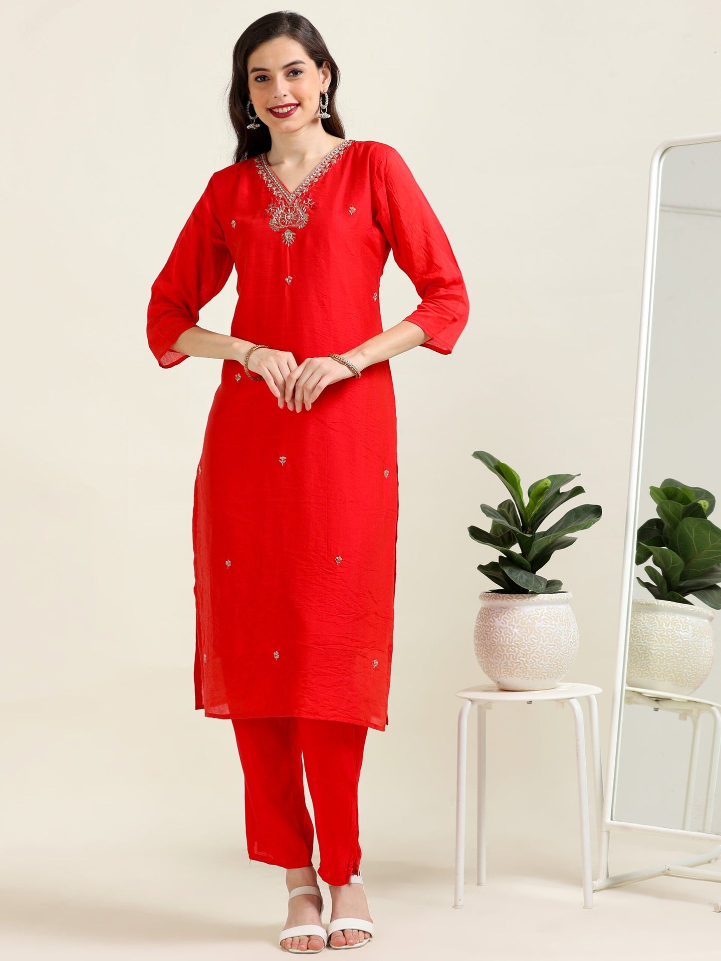 Radiant Rouge Royalty – Red Jardoshi Embroidered 3 piece set (2AA-2-C3)