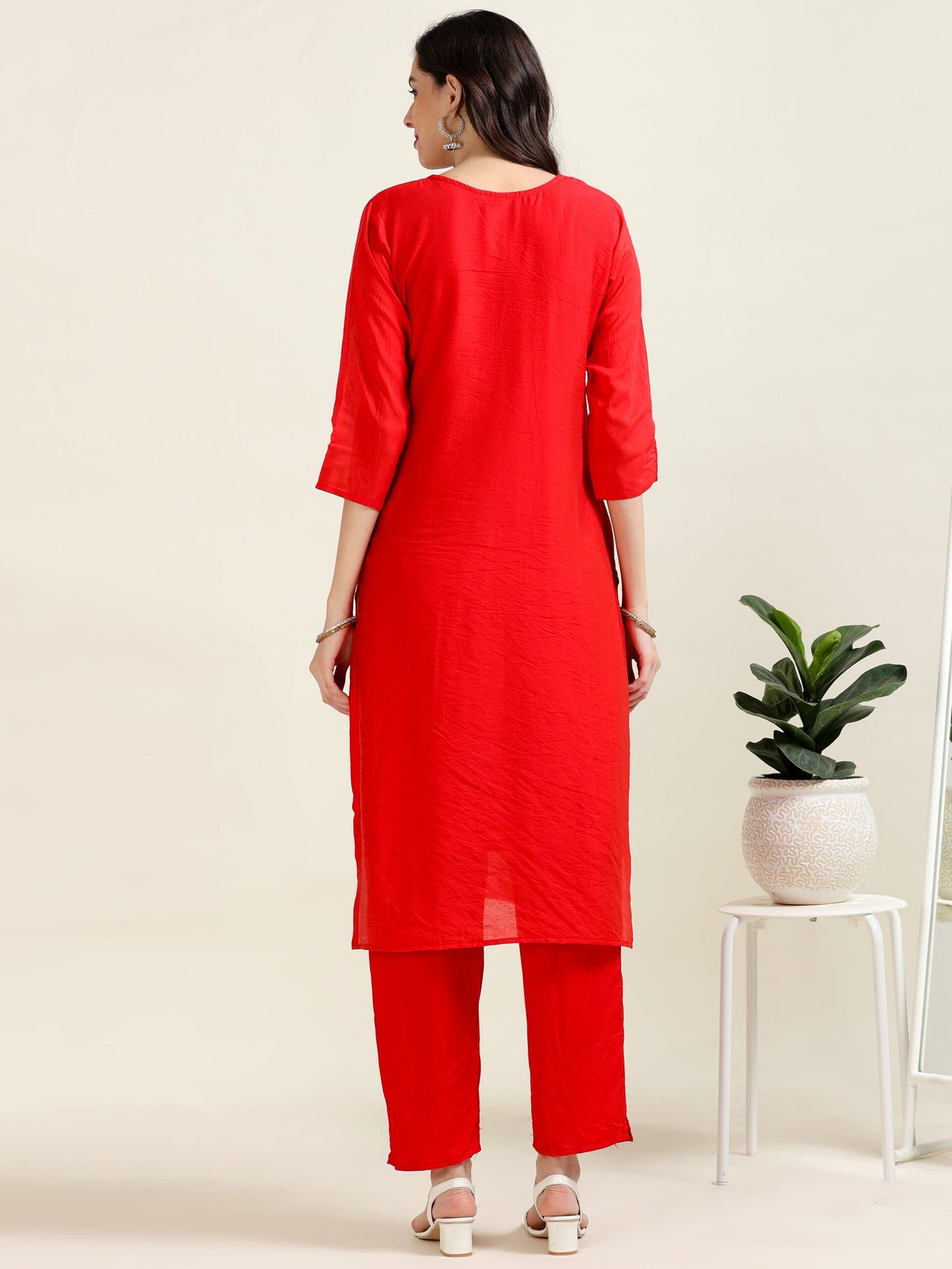 Radiant Rouge Royalty – Red Jardoshi Embroidered 3 piece set (2AA-2-C3)