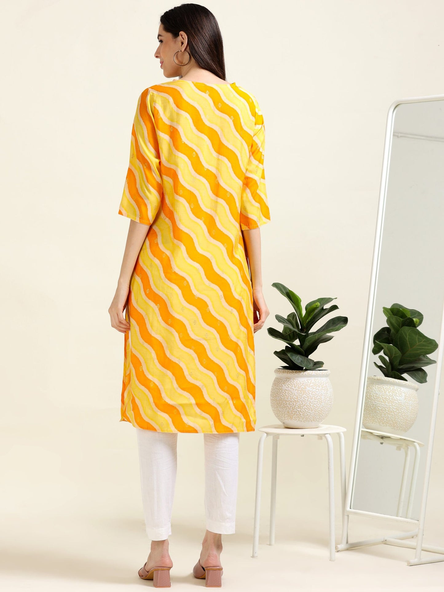 Mango Leheriya Haldi Glow – Silk Blend Straight Kurti (2AA-4- A9)
