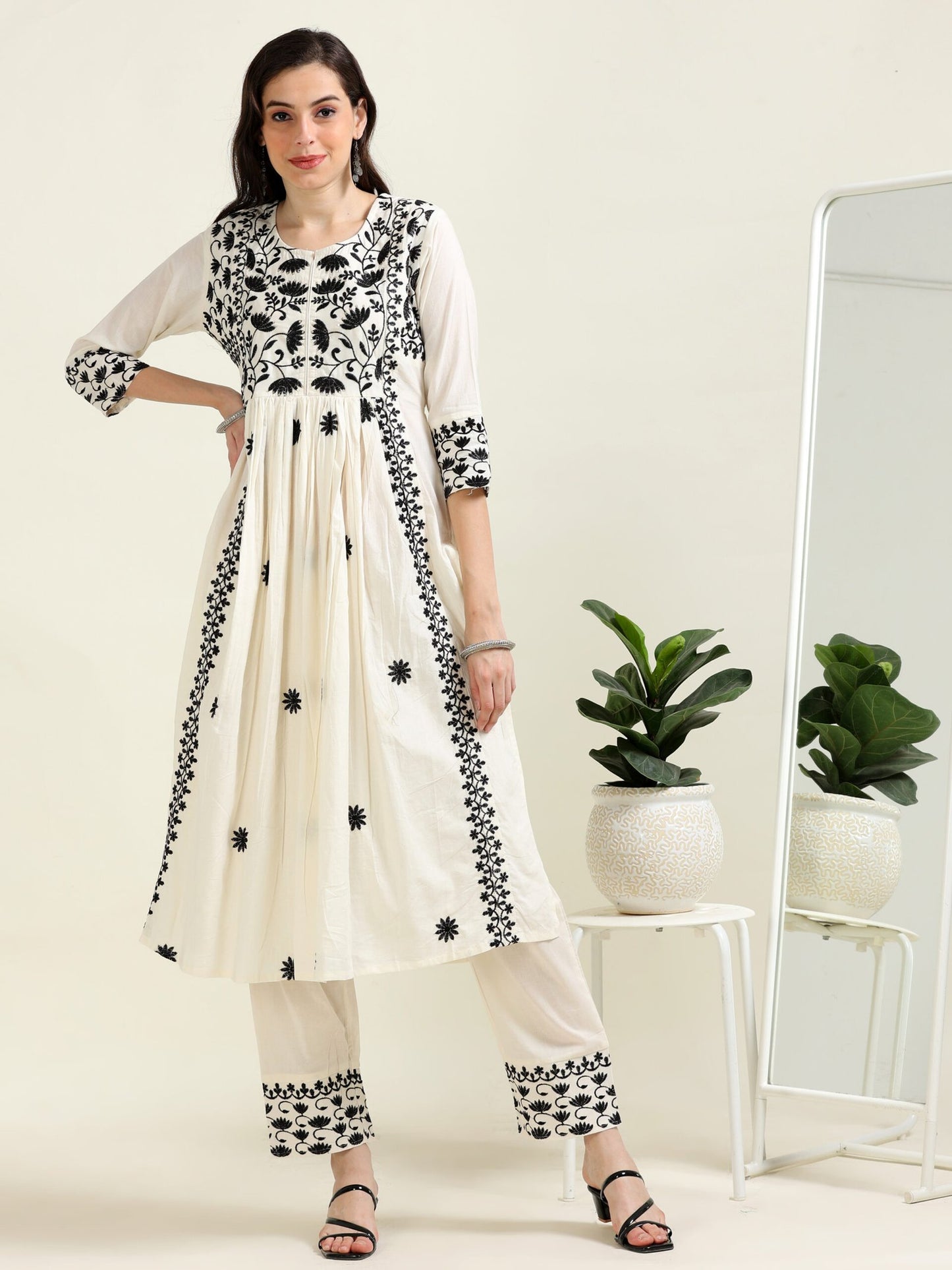 Ebony Threaded Elegance – Off-White Embroidered Cotton 3 piece set (2DF-9-C9)