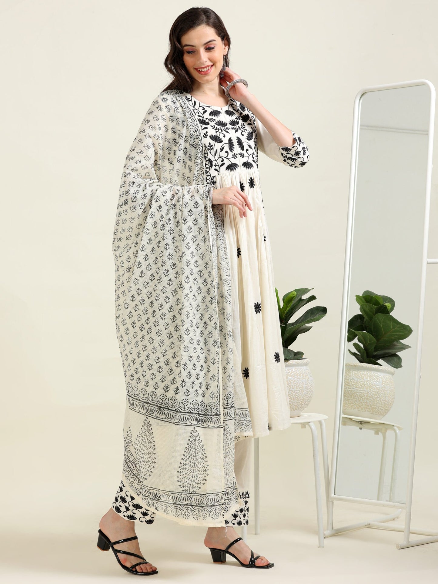 Ebony Threaded Elegance – Off-White Embroidered Cotton 3 piece set (2DF-9-C9)