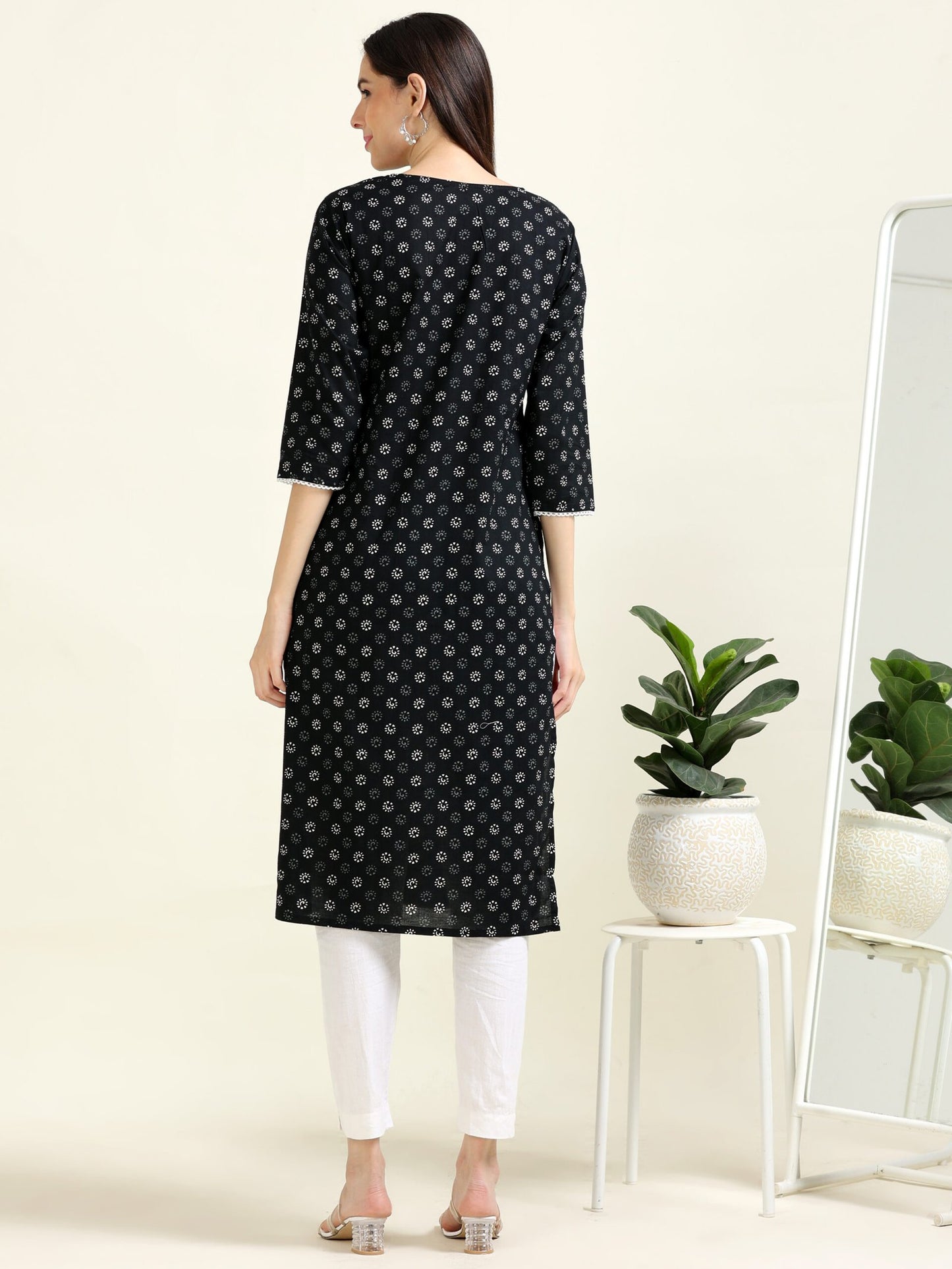 Black Lace Elegance – Printed Cotton Straight Kurti (2TP-0-A3)