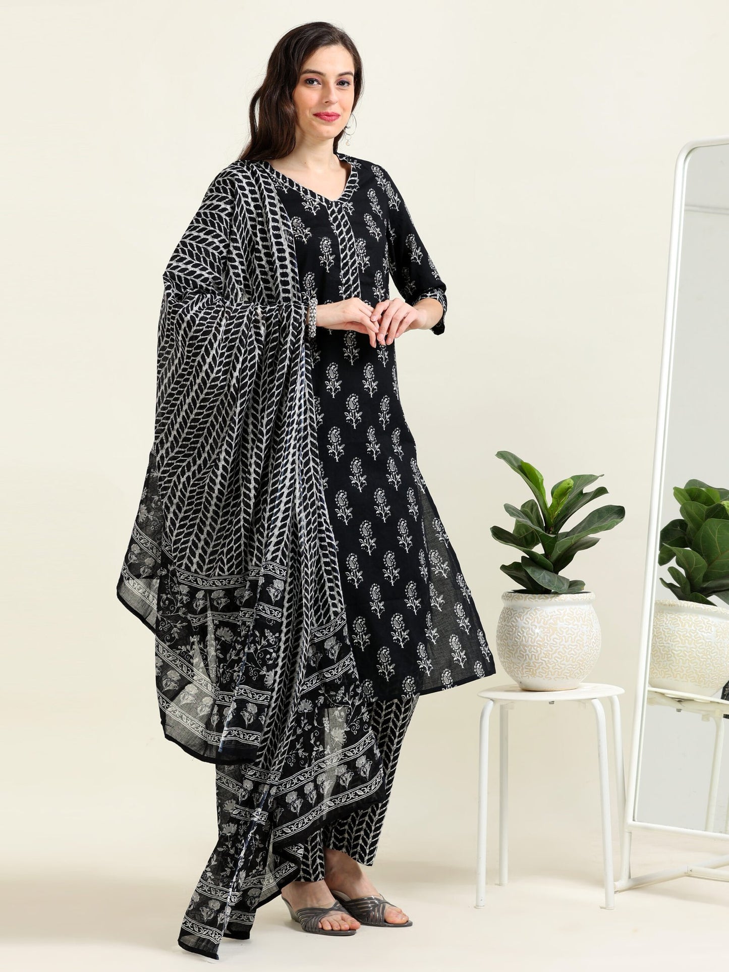 Noir Nightfall – Black Sequined Cotton Mul 3 piece Set (2TP-0-C20)
