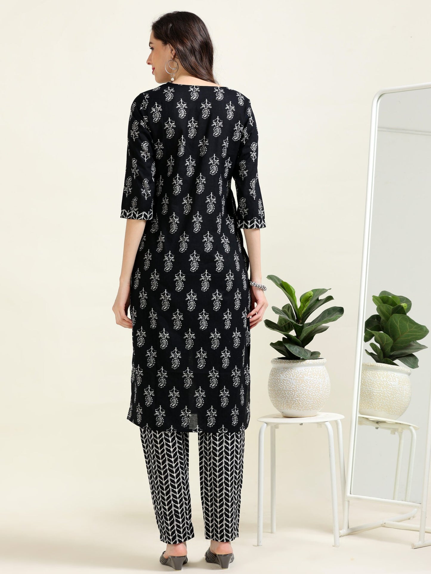 Noir Nightfall – Black Sequined Cotton Mul 3 piece Set (2TP-0-C20)