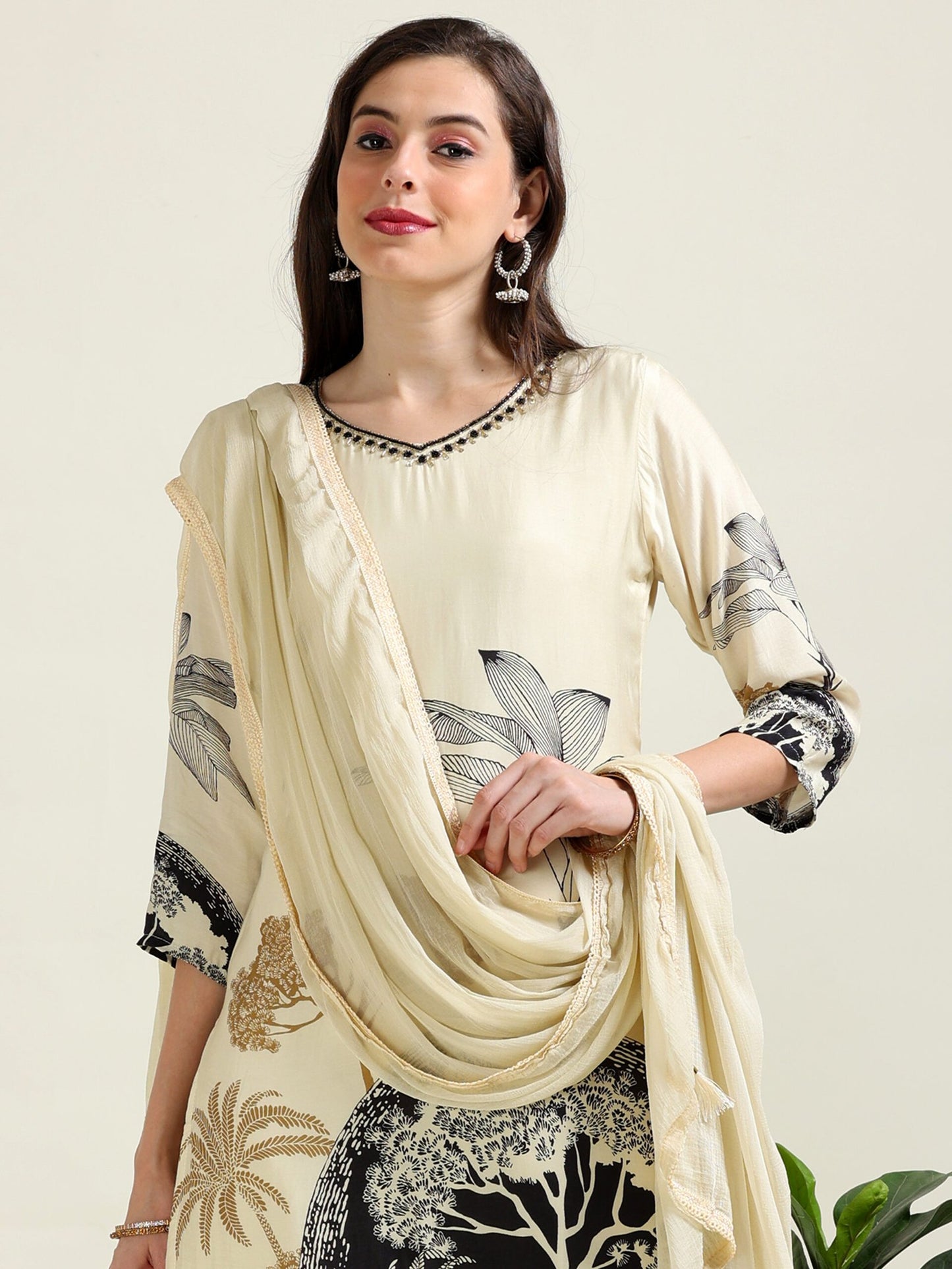 Ivory Grace – Semi-Formal Viscose 3 piece set with Chiffon Dupatta (1KI-9-C8)