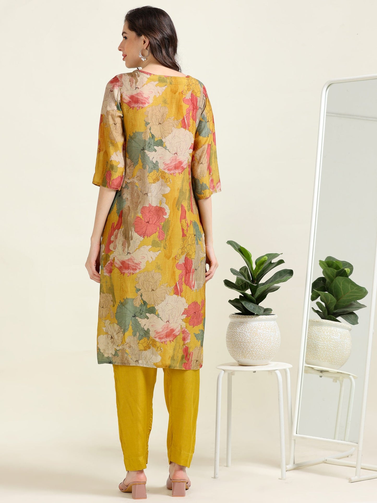 Mustard Digital Glow – Cotton-Viscose 2-Piece Set (1NH-4-B6)