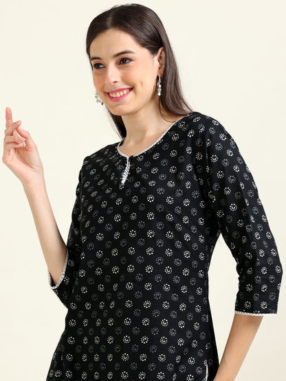Black Lace Elegance – Printed Cotton Straight Kurti (2TP-0-A3)