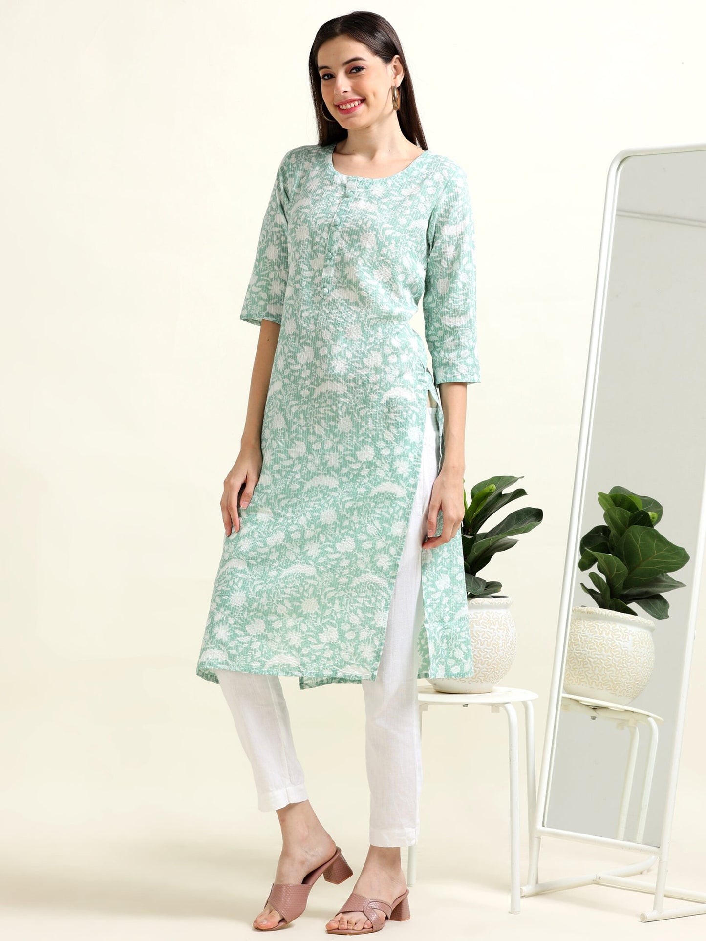 Green Sunlit Stroll – Printed Cotton Kurti (2TP-5-A7)