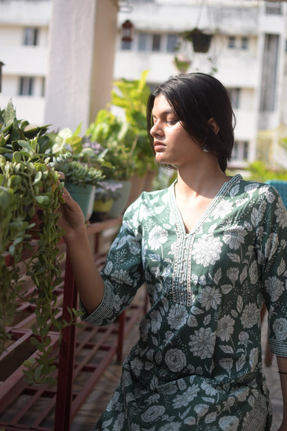 Bottle Green Flag – Lace & Pearl Detailed Printed 2-Piece Set (2FW-5-B3)